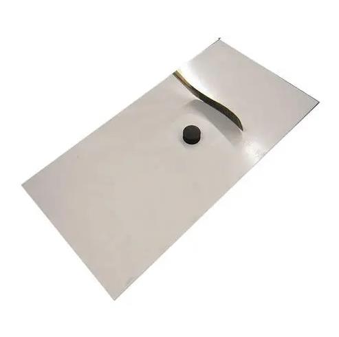 有籃板的曲棍球練習投籃